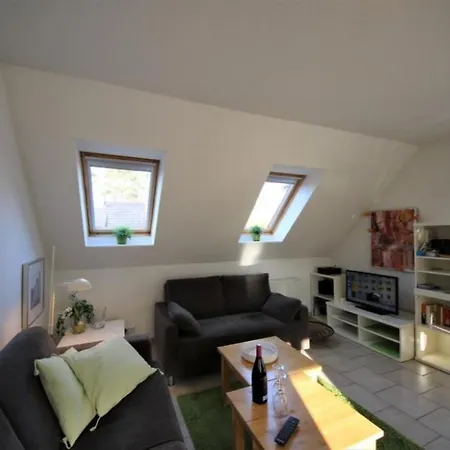 Feriehus 44 Og - Gemuetliche Ferienwohnung Mit Balkon Direkt An Der Mueritz In
