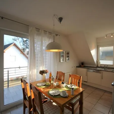 Feriehus 44 Og - Gemuetliche Ferienwohnung Mit Balkon Direkt An Der Mueritz In *