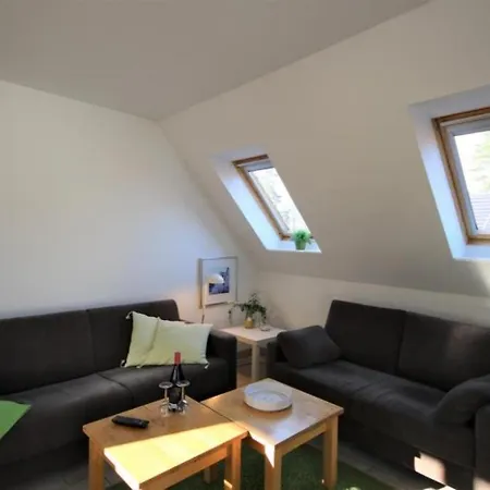 44 Og - Gemuetliche Ferienwohnung Mit Balkon Direkt An Der Mueritz In Feriehus *