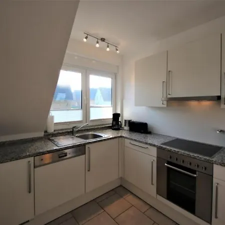 Feriehus 44 Og - Gemuetliche Ferienwohnung Mit Balkon Direkt An Der Mueritz In *